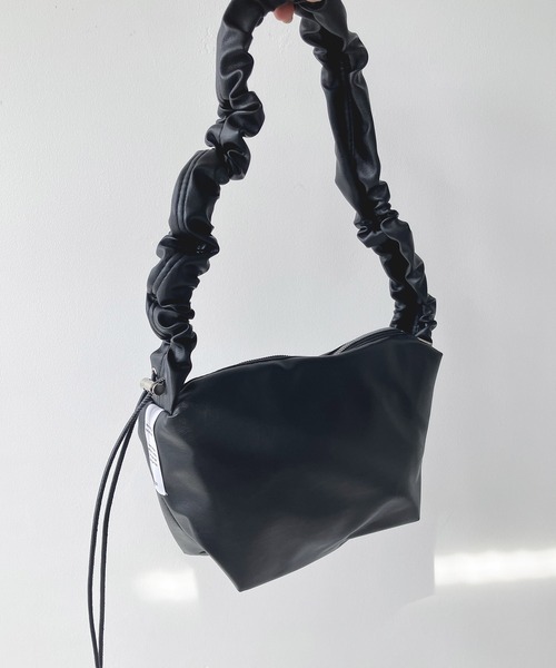 COSTE CHANCE 黒 ショルダーバッグ UNISEX]ドロストショルダーバック（ショルダーバッグ）｜CELENA
