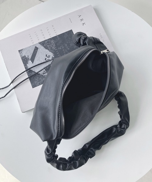 AS KNOW AS plus（アズノゥアズプラス）の「◇ギャザーハンドル ドロストミニショルダーバッグ（ショルダーバッグ・レディース・シルバー系その他/ブラック系/アイボリー系/ブラック系その他・FREE）」の17枚目の写真