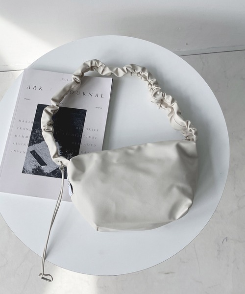 AS KNOW AS plus（アズノゥアズプラス）の「◇ギャザーハンドル ドロストミニショルダーバッグ（ショルダーバッグ・レディース・シルバー系その他/ブラック系/アイボリー系/ブラック系その他・FREE）」の18枚目の写真