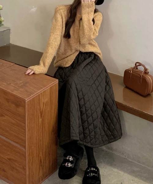 CELINE セール！ ペルジャン キルティング ミディスカート エナメル光沢キルティングミディスカート/パーティールック