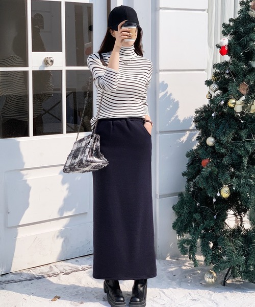 by LEGNA（バイレグナ）の「フィット感の良い美シルエット。タートルネックリブニットセーター（ニット/セーター・レディース・ホワイト×ブラック/ブラック×ホワイト/ベージュ/ダークブラウン・FREE）」の6枚目の写真