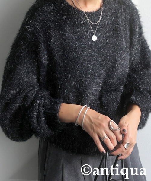 antiqua(アンティカ)の「フェザーショートニット(ニット/セーター・レディース・ブラック・ONESIZE)」の2枚目の写真