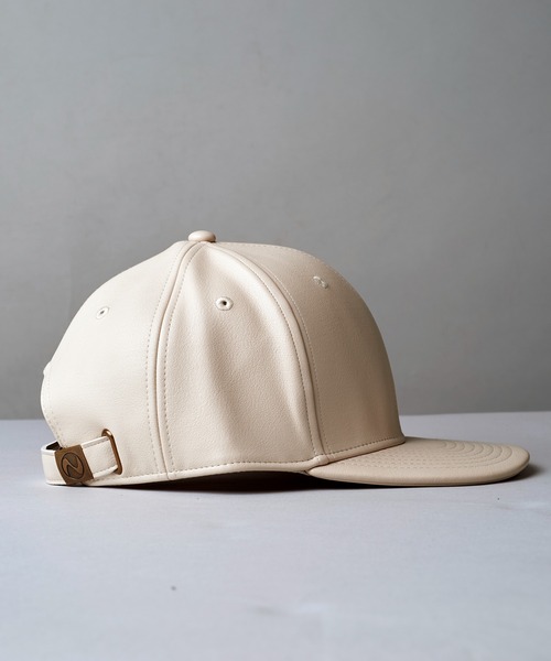 NO ID.(ノーアイディ)の「【NO ID.】Synthetic Leather BB Cap / シンセティック レザー BB キャップ(キャップ・メンズ・アイボリー/ブラック・ONE SIZE)」の17枚目の写真