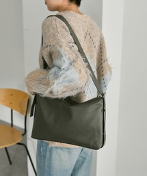 ear PAPILLONNER イアパピヨネ　 ショルダーバッグ　ボディバッグ ear PAPILLONNER（イア パピヨネ） ショルダーバッグ バッグ 「本革