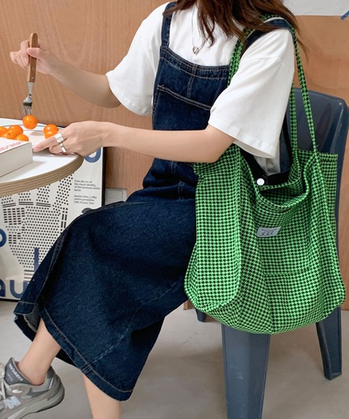 SHEPP(シープ)の「千鳥 チェック柄ビッグトートバッグ(トートバッグ・レディース・ダークグリーン/ブラック/グリーン・F)」の6枚目の写真