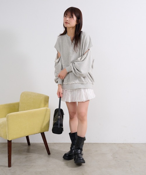 Kastane(カスタネ)の「【初夏まで着れる】カットアウトBIGスウェット(スウェット・レディース・ライトグレー/ピンク/アイボリー・FREE)」の7枚目の写真