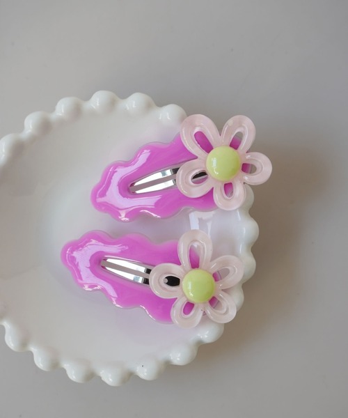 Bambin（ボンバン）の「【 Bambin / ボンバン 】 ぷっくり フラワー パッチンピン 《 2個セット 》（ヘアピン・キッズ・ピンク/グリーン/ライトグリーン/イエロー/オレンジ/パープル/ベビーピンク/エメラルド/ライトピンク/ブルー・FREE）」の6枚目の写真