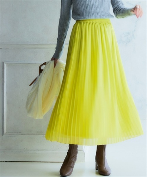 nissen(ニッセン)の「シフォンプリーツロングスカート<大きいサイズ有>(スカート・レディース・ブラック/サックスブルー/ドット/モカ/チェック/ブルー/イエロー・L/LL/3L/S/M)」の5枚目の写真