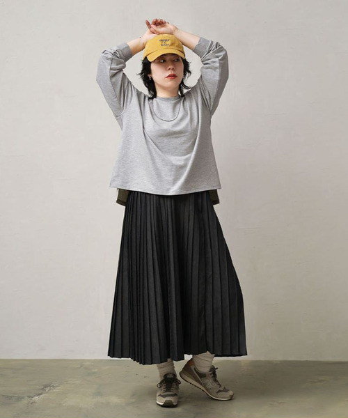 zootie(ズーティー)の「こなれリラックス リブ袖スリットプルオーバー(Tシャツ/カットソー・レディース・ダークグリーン/オレンジ系/ネイビー/ミント/グレイッシュベージュ/ブラック/杢グレー/オフホワイト・M)」の17枚目の写真