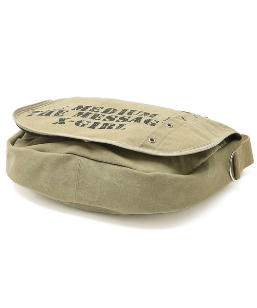 X-girl（エックスガール）の「DISTRESSED PRINT SHOULDER BAG（ショルダーバッグ・レディース・ブラック/ブラウン・ONE SIZE）」の9枚目の写真