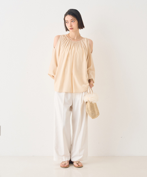EMMA　ROUGE VIF（エマルージュヴィフ）の「【一部店舗限定】オープンショルダーブラウス（シャツ/ブラウス・レディース・ベージュ/アイボリー・フリー）」の16枚目の写真