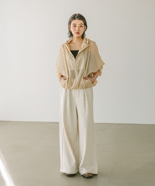 BAYFLOW（ベイフロー）の「[軽くてさらりとした肌触り]シアージップパーカー（ナイロンジャケット・レディース・チャコール/ベージュ/オフホワイト・FREE）」の9枚目の写真