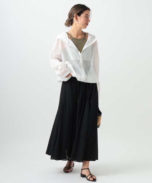 BAYFLOW（ベイフロー）の「[軽くてさらりとした肌触り]シアージップパーカー（ナイロンジャケット・レディース・チャコール/ベージュ/オフホワイト・FREE）」の15枚目の写真