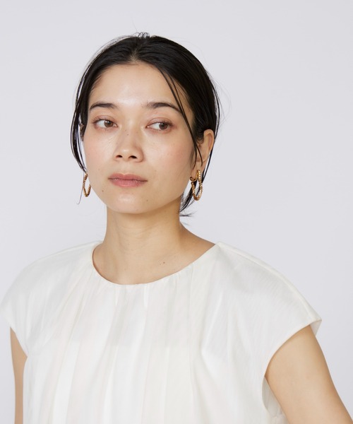 INED（イネド）の「チュールブラウス（シャツ/ブラウス・レディース・オフホワイト/ブラック/サックスブルー・9号/11号）」の17枚目の写真