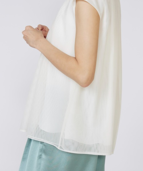 INED（イネド）の「チュールブラウス（シャツ/ブラウス・レディース・オフホワイト/ブラック/サックスブルー・9号/11号）」の18枚目の写真