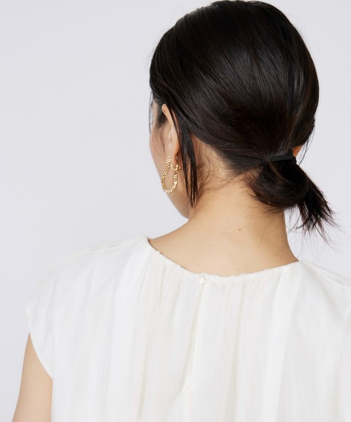 INED（イネド）の「チュールブラウス（シャツ/ブラウス・レディース・オフホワイト/ブラック/サックスブルー・9号/11号）」の19枚目の写真