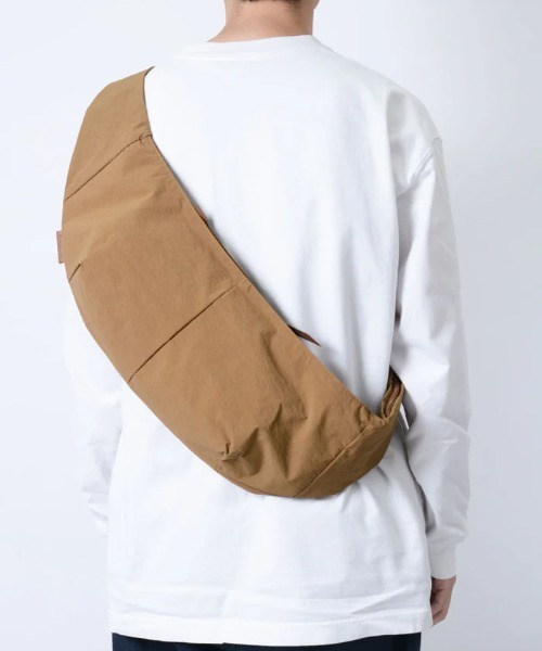 master-piece（マスターピース）の「【master-piece /マスターピース】 Sash スリングバッグ（ボディバッグ/ウエストポーチ・メンズ・ネイビー/ブラック/グレー/キャメル/アイボリー/カーキ・FREE）」の6枚目の写真