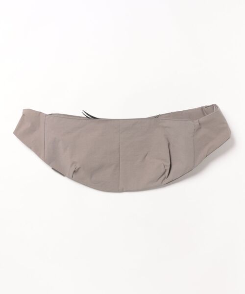 master-piece（マスターピース）の「【master-piece /マスターピース】 Sash スリングバッグ（ボディバッグ/ウエストポーチ・メンズ・ネイビー/ブラック/グレー/キャメル/アイボリー/カーキ・FREE）」の14枚目の写真