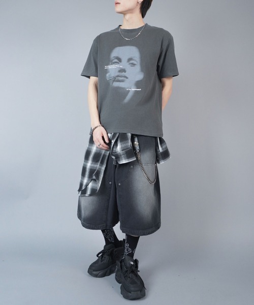 SPINNS（スピンズ）の「ヴィンテージライクピグメントTシャツ/ガールプリント（Tシャツ/カットソー・メンズ・ブラック/カーキ/ブラウン・ONESIZE）」の16枚目の写真