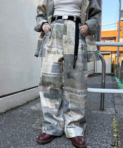 DOUBLE NAME(ダブルネーム)の「アート柄&無地裾ボタンパンツ(スラックス・レディース・ライトグレー/ベージュ系/ブラック・FREE)」の15枚目の写真