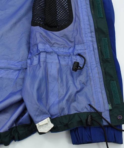 patagonia（パタゴニア）の「【ヴィンテージ古着】Y2K Patagonia ナイロジャケット（マウンテンパーカー・メンズ・ブルー・SMALL）」の18枚目の写真