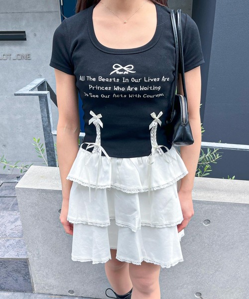 frunco（フランコ）の「リボンレースアップクロップドTシャツ（Tシャツ/カットソー・レディース・ブラック/ピンク/オートミール・FREE）」の2枚目の写真