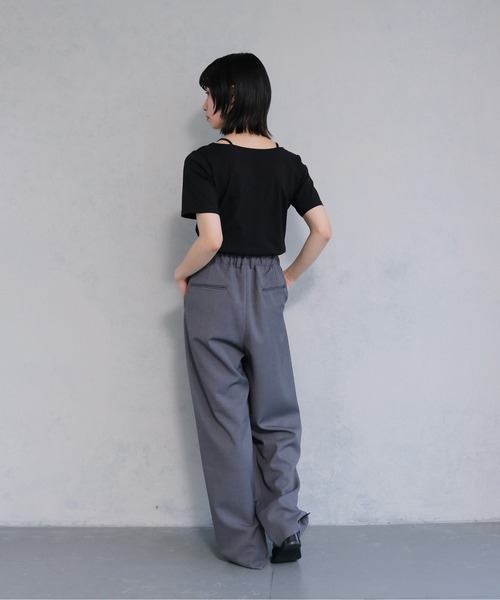 cheriella(シェリエラ)の「【cheriella】ネックデザイントップス NECK DESIGN TOPS(Tシャツ/カットソー・レディース・オフホワイト/チャコールグレー/ブラック・M)」の8枚目の写真