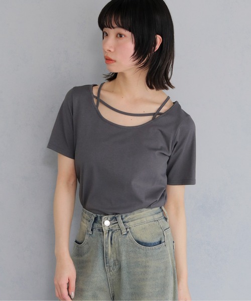 cheriella(シェリエラ)の「【cheriella】ネックデザイントップス NECK DESIGN TOPS(Tシャツ/カットソー・レディース・オフホワイト/チャコールグレー/ブラック・M)」の11枚目の写真
