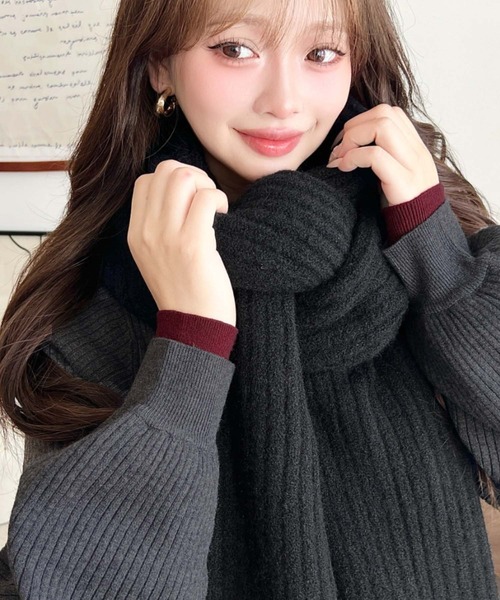 moment+(モーメントプラス)の「大判リブニットマフラー(マフラー・レディース・ボルドー/モカ/アイボリー/ブラック/チャコールグレー・FREE)」の12枚目の写真
