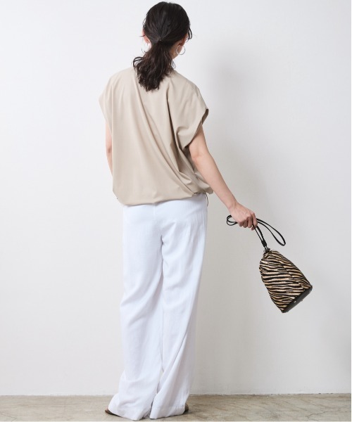 CHIC STYLE(シックスタイル)の「ノースリーブデザインカットソー<大きいサイズ有>シックスタイル(Tシャツ/カットソー・レディース・ブラック/ベージュ・3L/LL/L/M/5L/4L)」の20枚目の写真