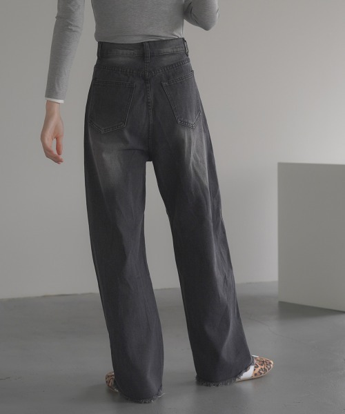 Clum(クルム)の「hem fringe design Full length curved denim pants / 裾フリンジデザインフルレングスカーブデニムパンツ(デニムパンツ・レディース・ブルー/ライトブルー/ブラック・SMALL/MEDIUM)」の10枚目の写真