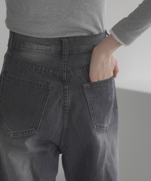 Clum(クルム)の「hem fringe design Full length curved denim pants / 裾フリンジデザインフルレングスカーブデニムパンツ(デニムパンツ・レディース・ブルー/ライトブルー/ブラック・SMALL/MEDIUM)」の13枚目の写真