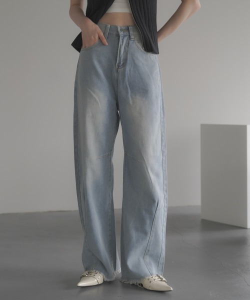 Clum(クルム)の「hem fringe design Full length curved denim pants / 裾フリンジデザインフルレングスカーブデニムパンツ(デニムパンツ・レディース・ブルー/ライトブルー/ブラック・SMALL/MEDIUM)」の18枚目の写真
