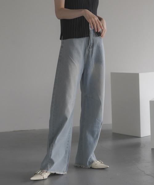 Clum(クルム)の「hem fringe design Full length curved denim pants / 裾フリンジデザインフルレングスカーブデニムパンツ(デニムパンツ・レディース・ブルー/ライトブルー/ブラック・SMALL/MEDIUM)」の22枚目の写真