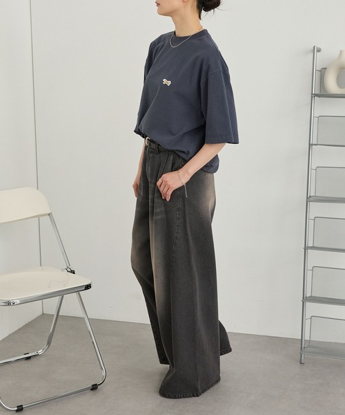 PENNEYS（ぺニーズ）の「PENNEYS/ペニーズ 別注 THE FOX ロゴ ヴィンテージ加工 ワンポイントワッペン刺繍 ビッグシルエット半袖Tシャツ（Tシャツ/カットソー・レディース・アイボリー/ブラック/ライトカーキ/ブラウン/レッド/ネイビー・L/M/S）」の13枚目の写真