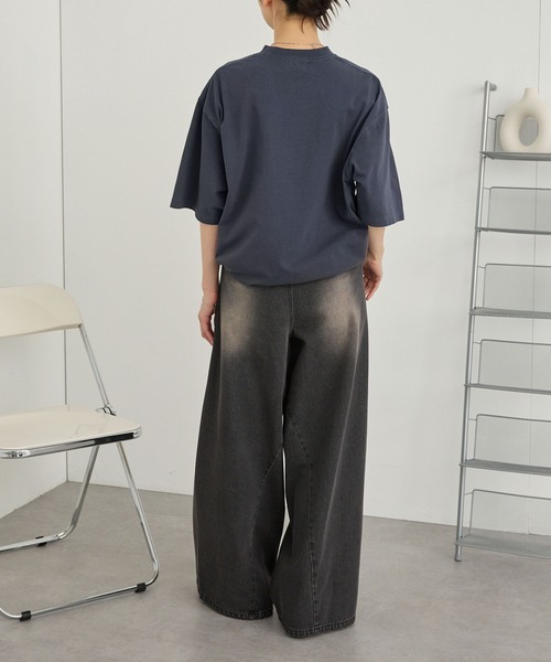 PENNEYS（ぺニーズ）の「PENNEYS/ペニーズ 別注 THE FOX ロゴ ヴィンテージ加工 ワンポイントワッペン刺繍 ビッグシルエット半袖Tシャツ（Tシャツ/カットソー・レディース・アイボリー/ブラック/ライトカーキ/ブラウン/レッド/ネイビー・L/M/S）」の14枚目の写真