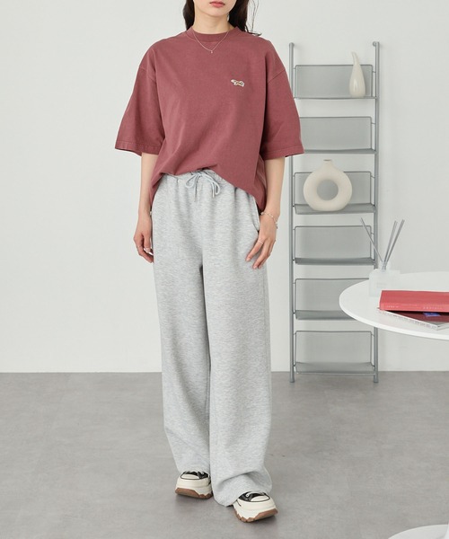 PENNEYS（ぺニーズ）の「PENNEYS/ペニーズ 別注 THE FOX ロゴ ヴィンテージ加工 ワンポイントワッペン刺繍 ビッグシルエット半袖Tシャツ（Tシャツ/カットソー・レディース・アイボリー/ブラック/ライトカーキ/ブラウン/レッド/ネイビー・L/M/S）」の16枚目の写真