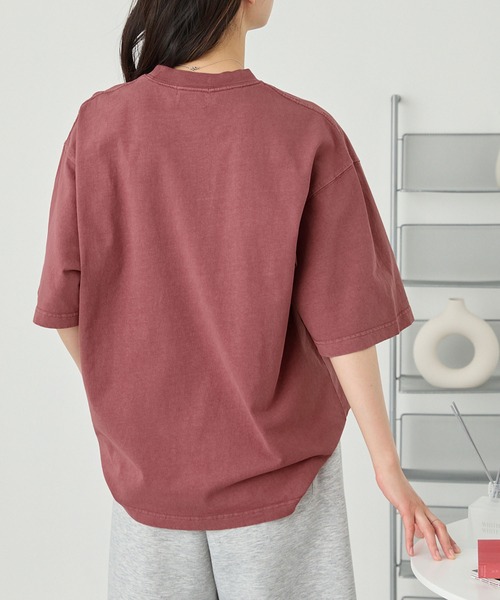 PENNEYS（ぺニーズ）の「PENNEYS/ペニーズ 別注 THE FOX ロゴ ヴィンテージ加工 ワンポイントワッペン刺繍 ビッグシルエット半袖Tシャツ（Tシャツ/カットソー・レディース・アイボリー/ブラック/ライトカーキ/ブラウン/レッド/ネイビー・L/M/S）」の20枚目の写真