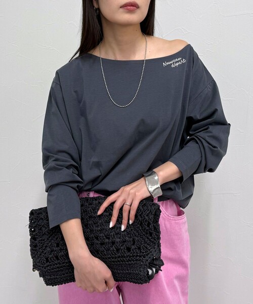 fredy emue（フレディエミュ）の「2WAYワンショルロンTシャツ（Tシャツ/カットソー・レディース・オフホワイト/チャコールグレー/ホワイト系その他/ブルー系その他・38）」の4枚目の写真