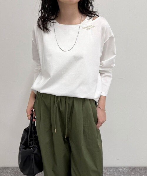 fredy emue（フレディエミュ）の「2WAYワンショルロンTシャツ（Tシャツ/カットソー・レディース・オフホワイト/チャコールグレー/ホワイト系その他/ブルー系その他・38）」の13枚目の写真