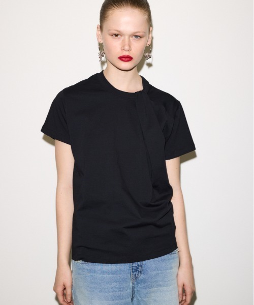 THROW by SLY（スローバイスライ）の「THROW TWIST ASYMMETRY TOPS ツイスト アシンメトリー トップス 半袖 夏服（Tシャツ/カットソー・レディース・イエロー/ブラック・FREE）」の2枚目の写真