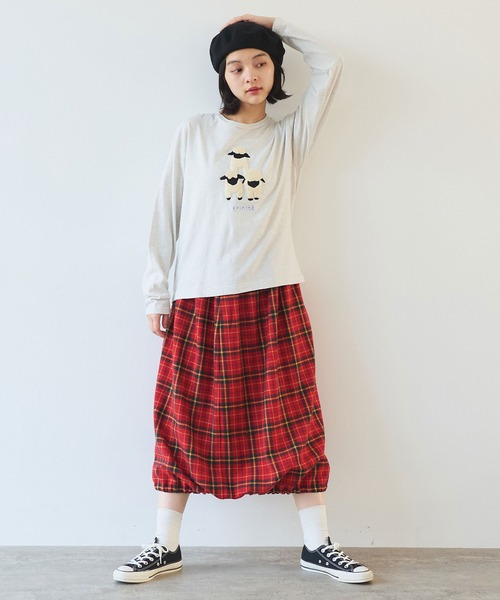 bulle de savon（ビュルデサボン）の「ひつじ刺繍 Tシャツ（Tシャツ/カットソー・レディース・オートミール/ブルー・FREE）」の4枚目の写真