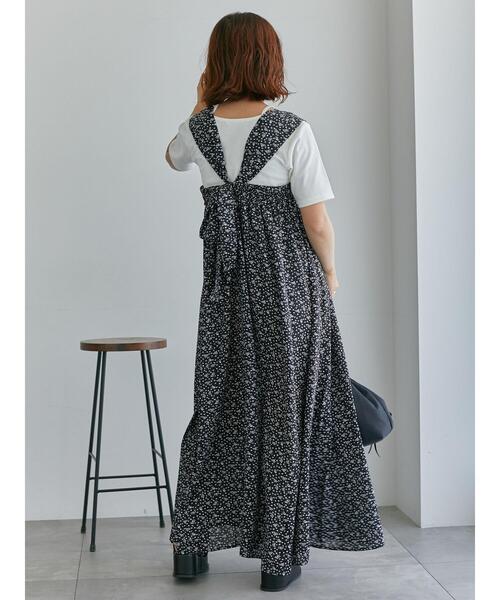 エポカ★美品★黒地に 花柄 ノースリーブ★肩リボンワンピース エポカ☆黒地に 花柄 ノースリーブ☆肩リボンワンピース