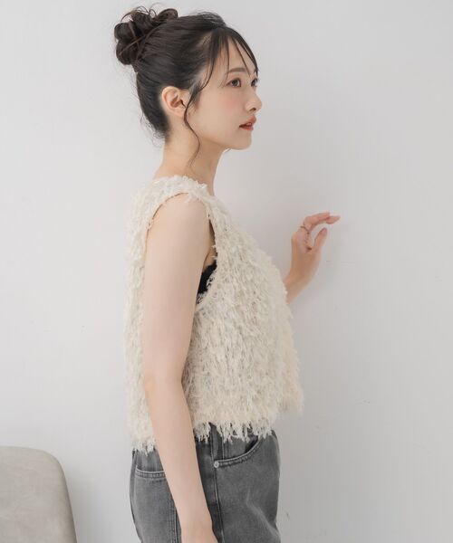 RETRO GIRL（レトロガール）の「前釦フェザーベスト（Tシャツ/カットソー・レディース・ブラック/ベージュ/ナチュラル・FREE）」の11枚目の写真