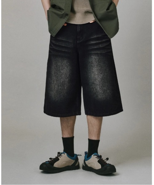 Vini（ヴィニ）の「スプレードミンゴウォッシュデニムショートパンツ（デニムパンツ・レディース・ブラック/グレー・X-LARGE/LARGE/MEDIUM）」の2枚目の写真