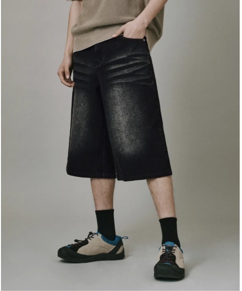 Vini（ヴィニ）の「スプレードミンゴウォッシュデニムショートパンツ（デニムパンツ・レディース・ブラック/グレー・X-LARGE/LARGE/MEDIUM）」の16枚目の写真