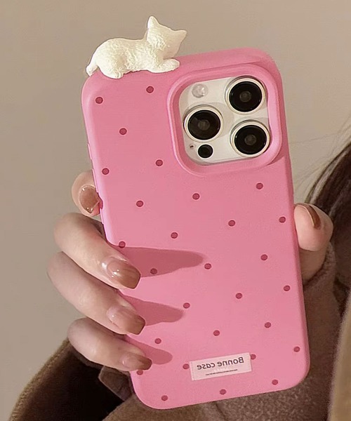ammy.(エイミードット)の「【 ammy. / エイミードット 】 ひと休み ネコ ドット柄 Iphone ケース/13.14.15.16(スマホケース/カバー・レディース・レッド/ブラウン/ブルー/ピンク/アイボリー・iPhone 13/14/iPhone 16/iPhone 15/iPhone 17)」の7枚目の写真