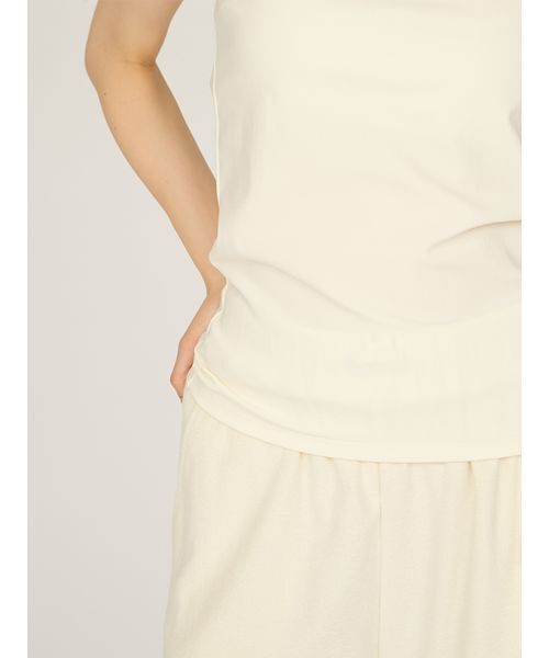 emmi(エミ)の「カップ付きインナーキャミソール(キャミソール・レディース・ホワイト/ブラック・F)」の5枚目の写真