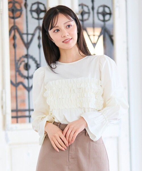 Feroux(フェルゥ)の「フリルギャザー ブラウス(シャツ/ブラウス・レディース・ブルー系/ホワイト系/レッド系・F)」の10枚目の写真