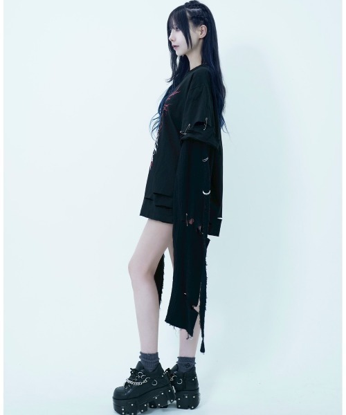 REFLEM(レフレム)の「『REFLEM/レフレム』レイヤード超ロングスリーブTee/長袖Tシャツ(Tシャツ/カットソー・レディース・グレー/ブラック・FREE)」の6枚目の写真
